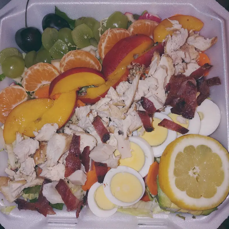 Salads and Smoothies to go!