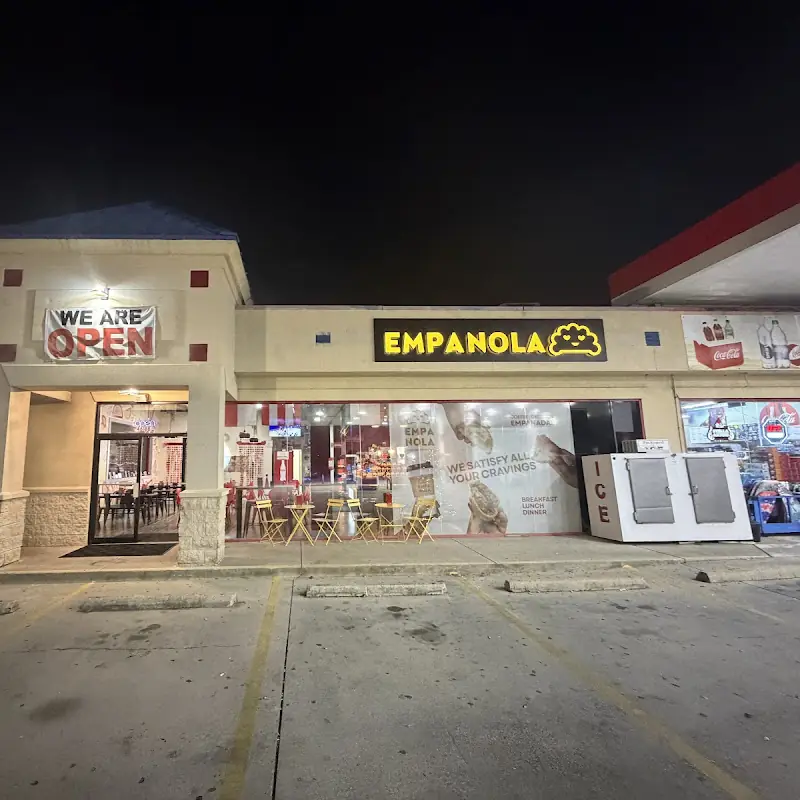 Empanola Destin