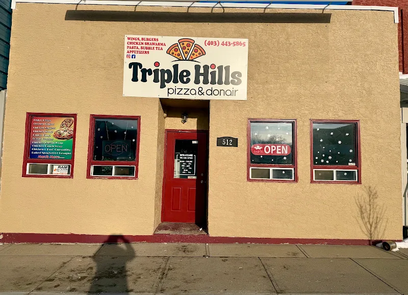 Triple Hills Pizza & Donair🍻