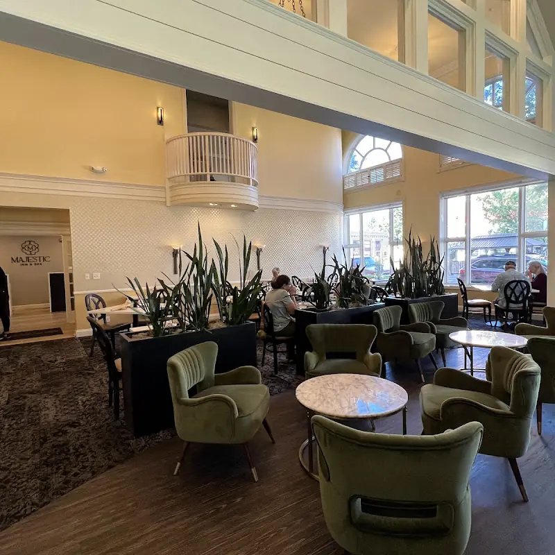 Bistro & Bar At the Majestic