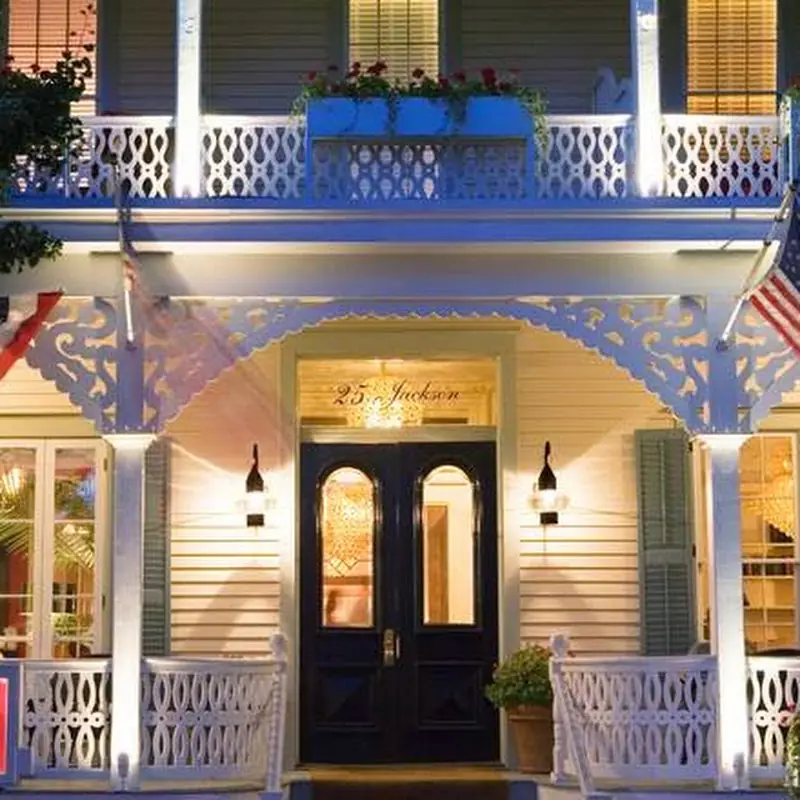 Virginia Hotel & Cottages