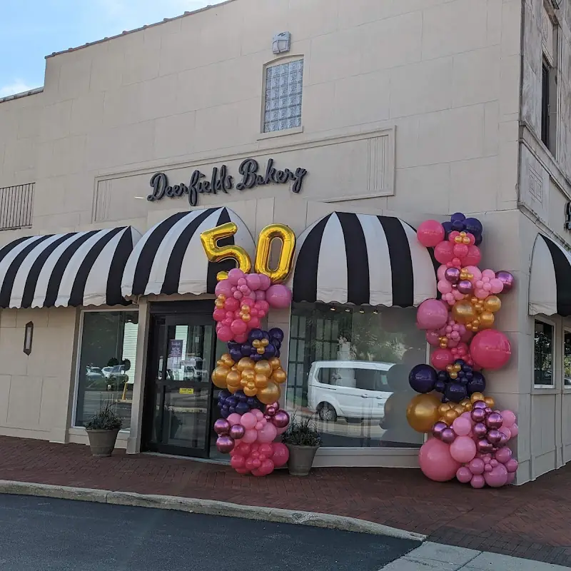 Deerfields Bakery - Deerfield