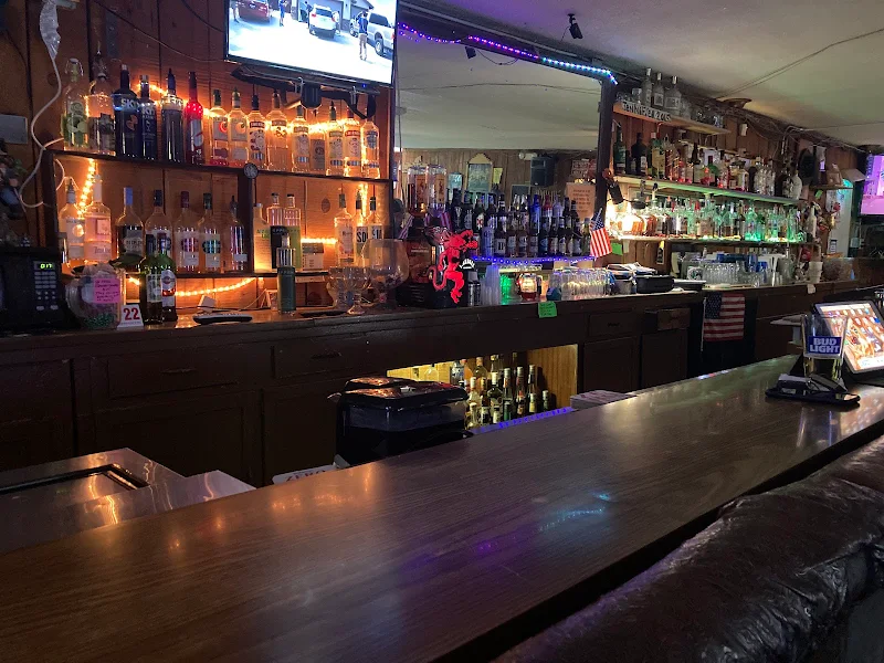 Raymond's Lounge