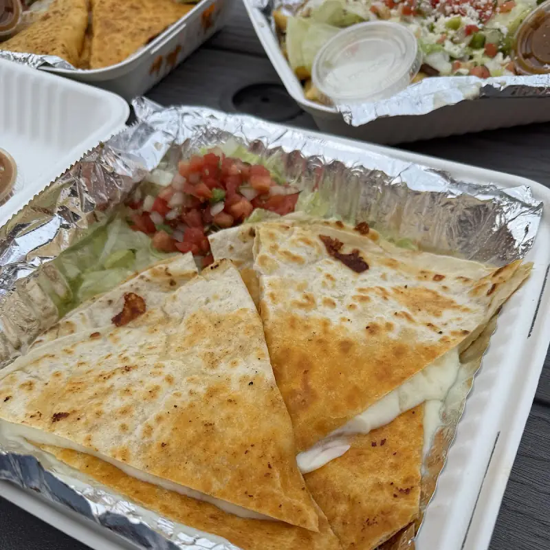 CUATRO TACOS