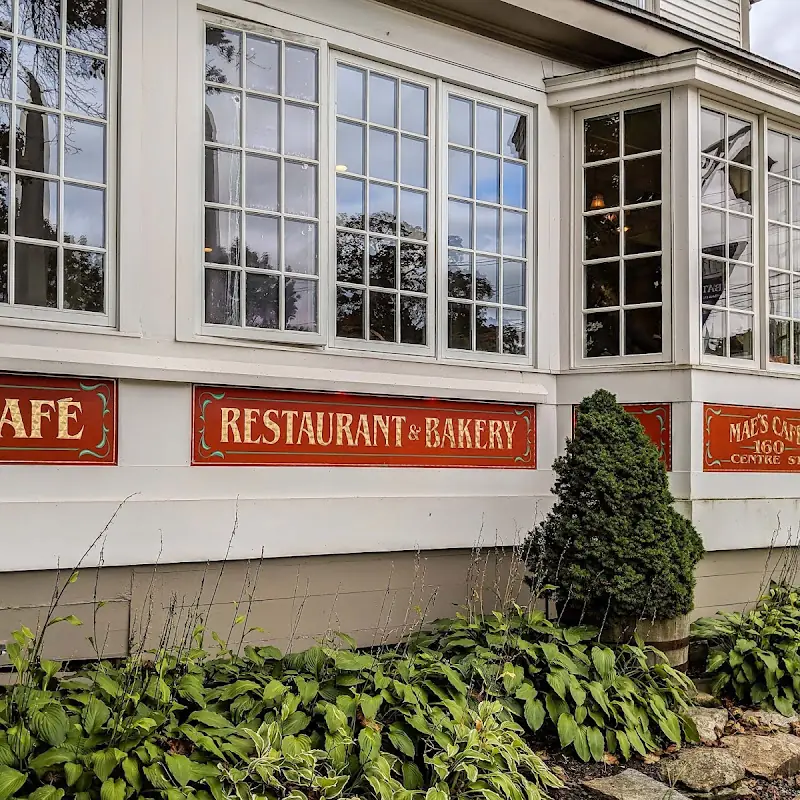 Mae's Cafe & Bakery