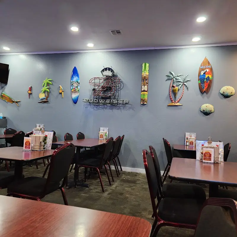 Parrot Eyes | Bar & Grill