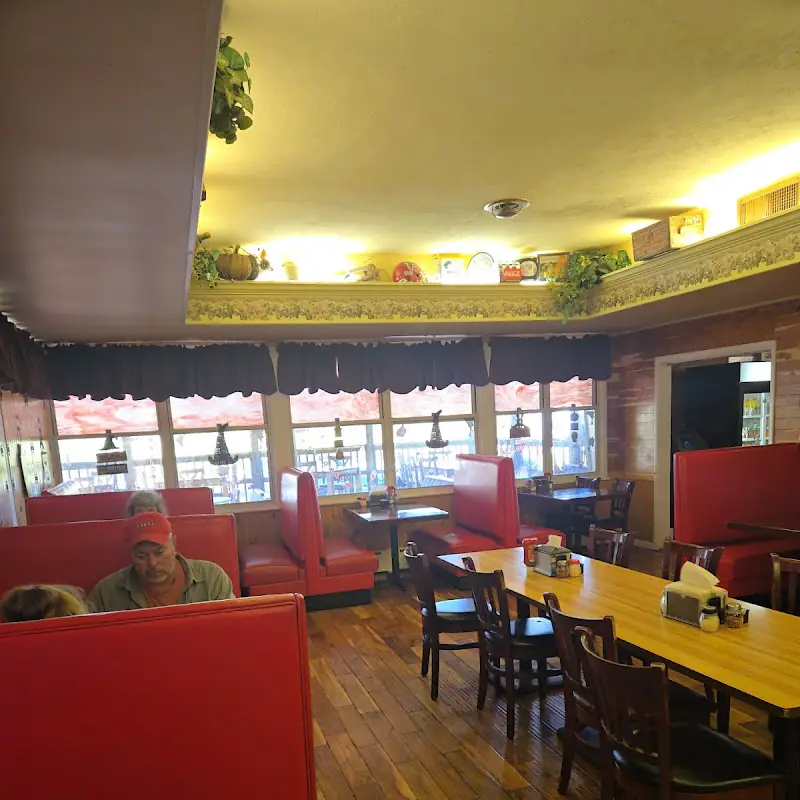 April's Pizzeria