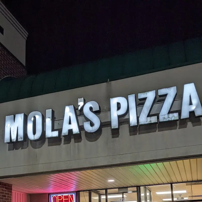 Mola’s Pizza