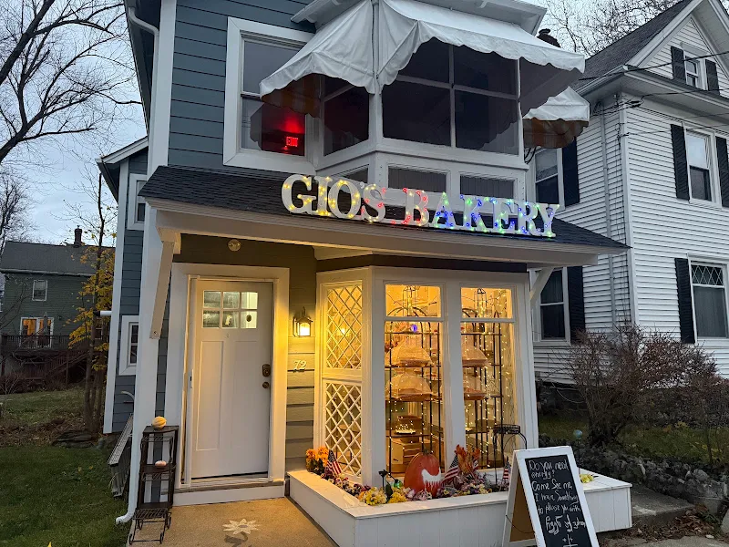 Gio’s Bakery