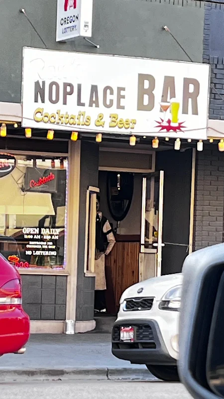 Ron's Noplace Bar