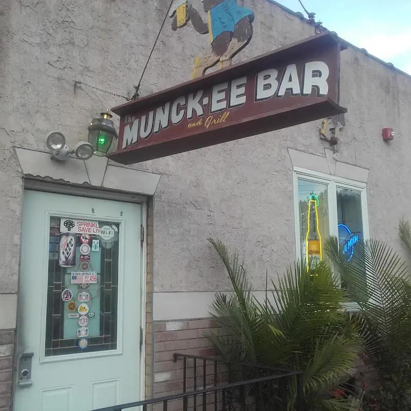 The Munckee Bar and Grill