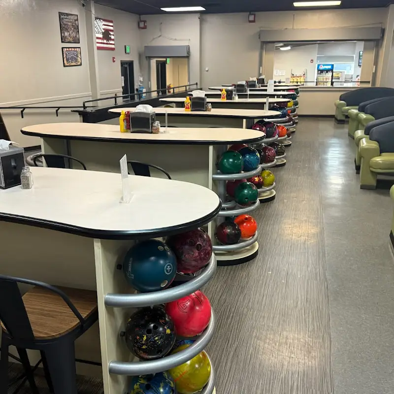 Star Valley Station: Skyview Lanes, Some Dude’s Pizza, Salt River Cinemas