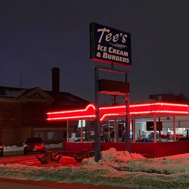 Tee's Ice Cream & Burgers