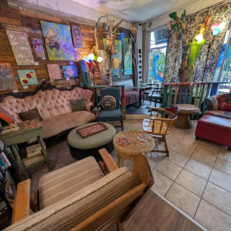 TRee House Cafe & Studio