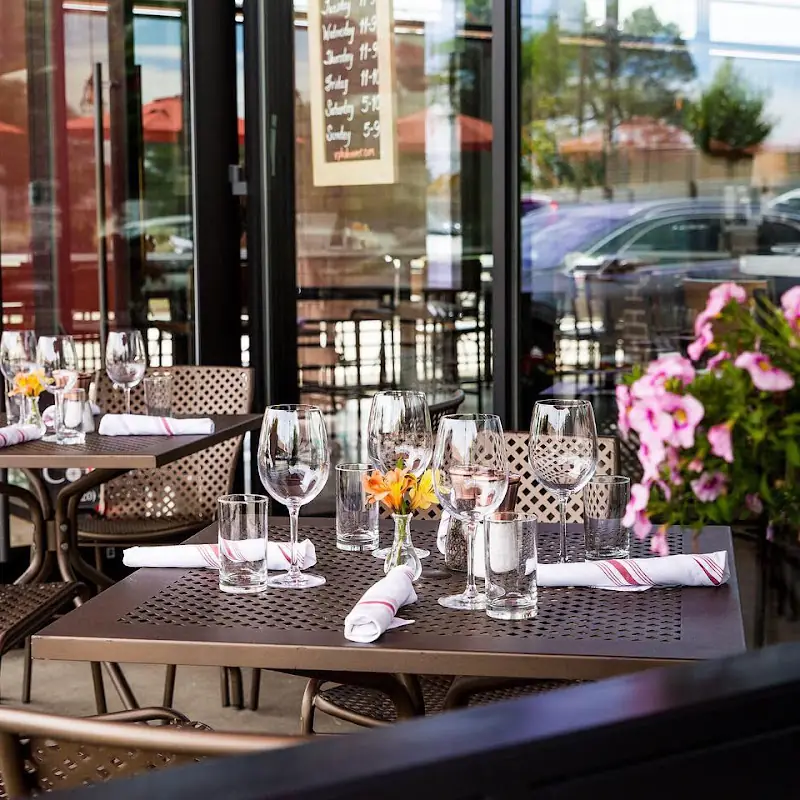 Viale Pizza & Kitchen