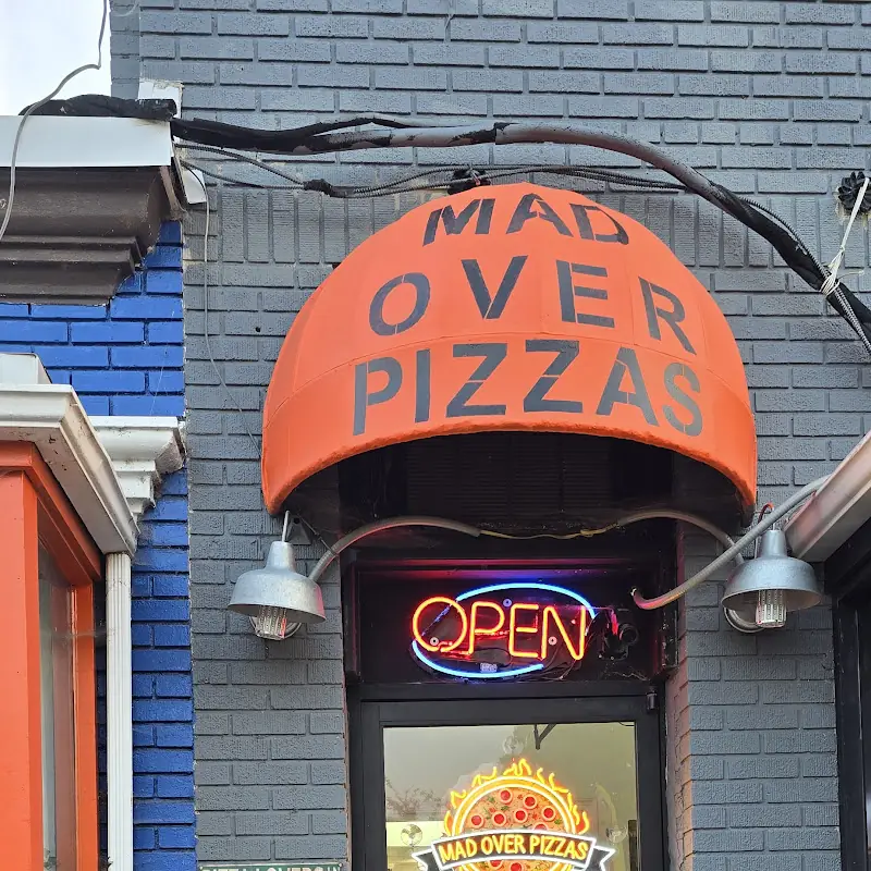 Mad Over Pizzas