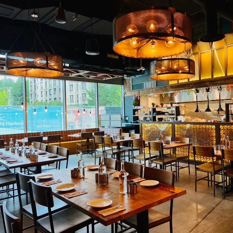 SOI Thai Restaurant & Bar