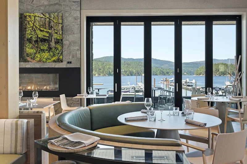 The Breeze Restaurant, Suites & Event Venue