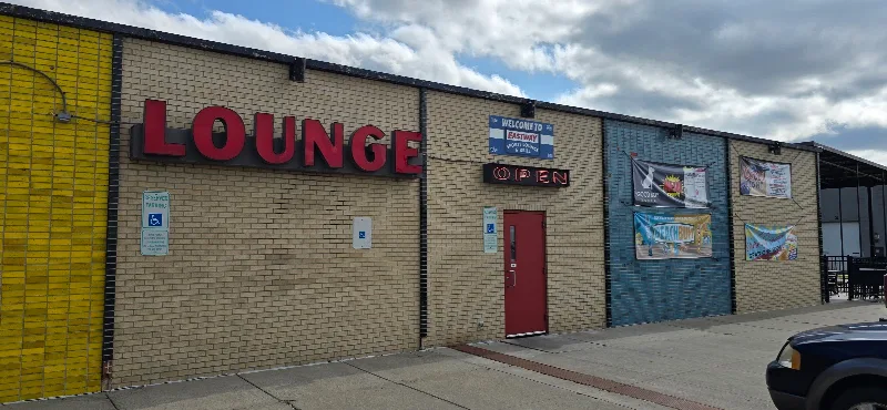 Eastway Sport's Lounge & Grill