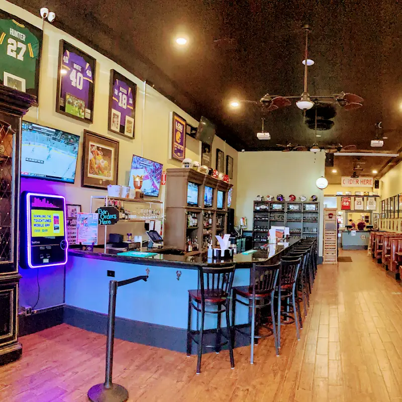 Under Dawgs Sports Grill