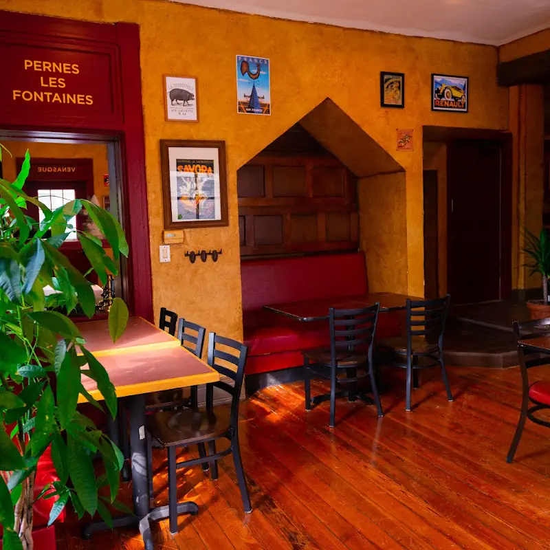 Luca Bistro
