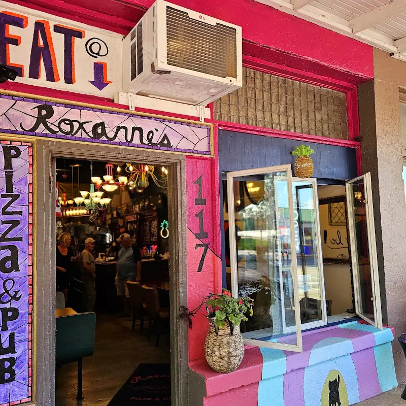 Roxanne's Pizza and Pub