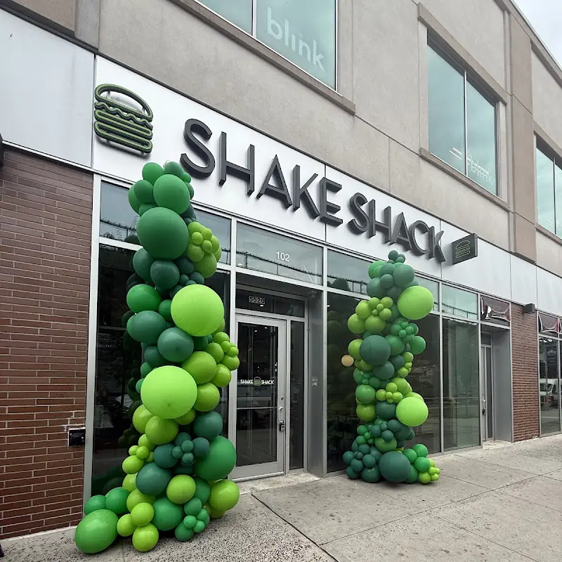 Shake Shack Broadway Plaza Riverdale