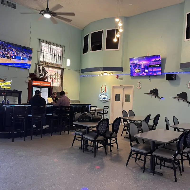 la Sirena Restaurant and Sports Bar