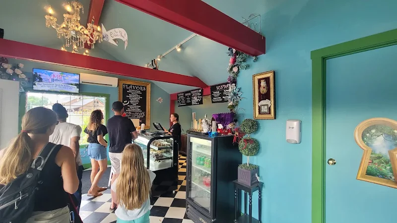 Mad Hatter's Scoops