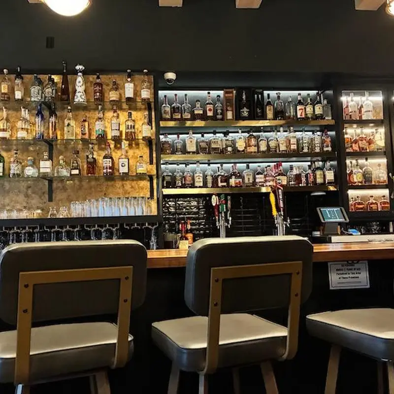 The Lounge Craft Kitchen + Cocktails