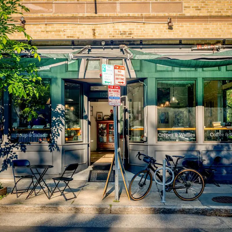 Little Crêpe Café