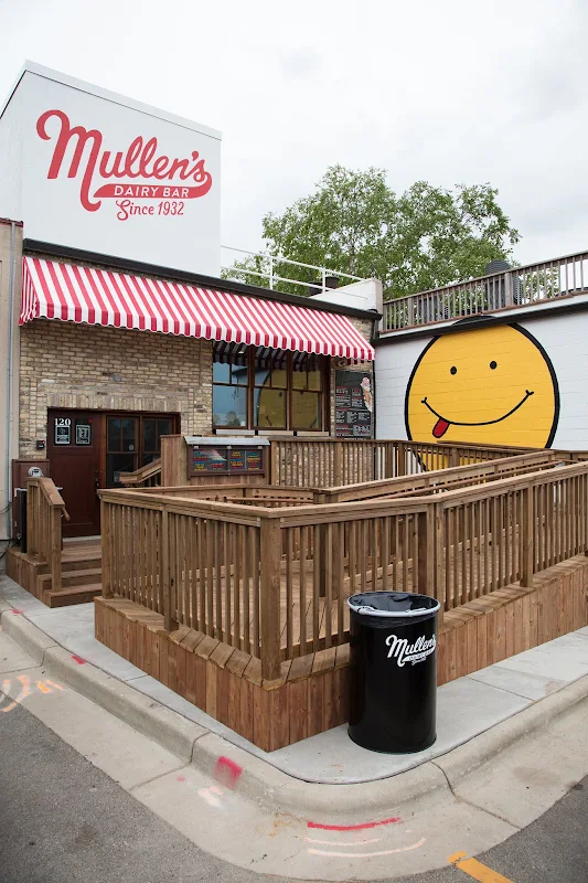 Mullen's Dairy Bar - Oconomowoc