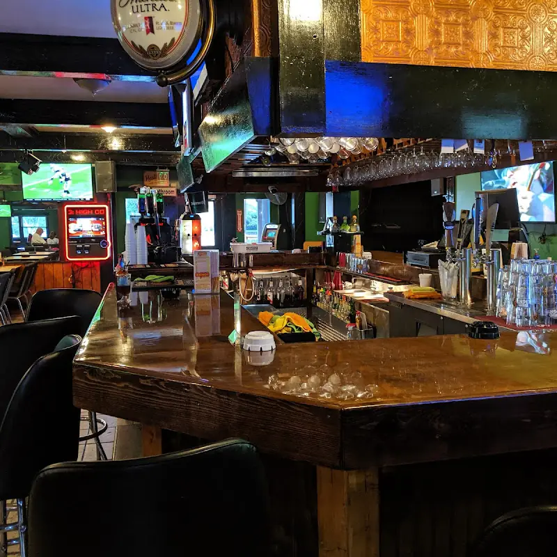 Mondays Pub