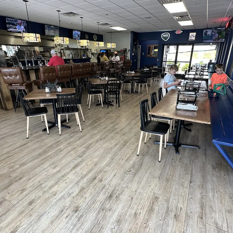 Myles Pizza Pub