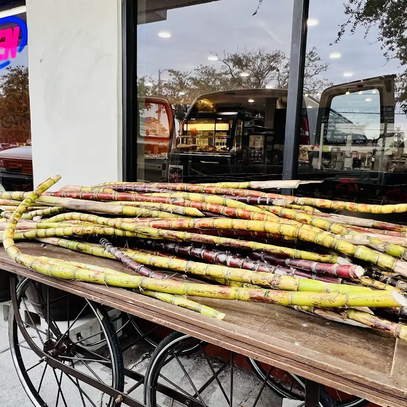 Le's Baguette (Lò Bánh Mì)