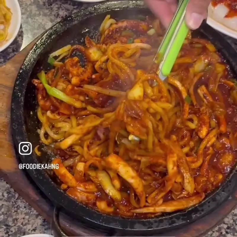 Ojingeo Bokkeum / 오징어볶음