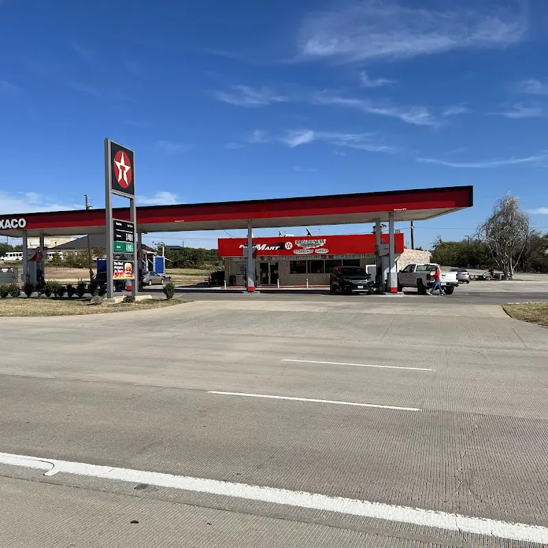 Eagles Nest Convenience Store and Deli(Hamburger, Tacos, Tortas and ETC)