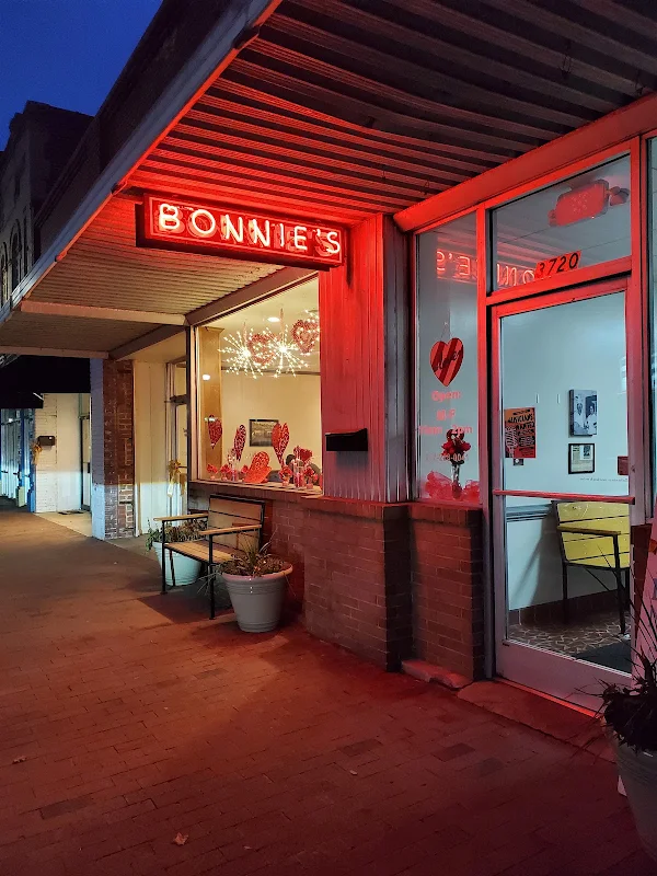 Bonnie's Cafe