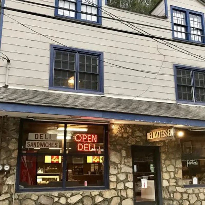 Parton's Deli