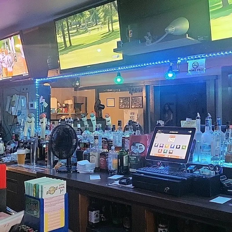 J's Holly Inn Bar & Grill