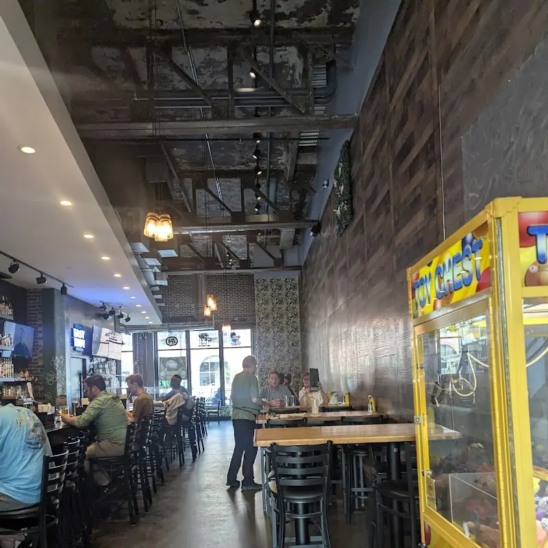 Chelsie’s Courtyard Diner