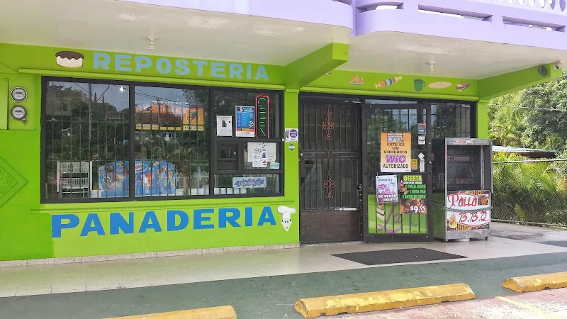 Panadería y Repostería La Estrella