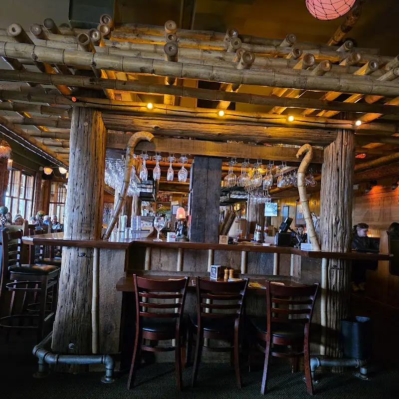McMenamins Pub at Kalama Harbor Lodge