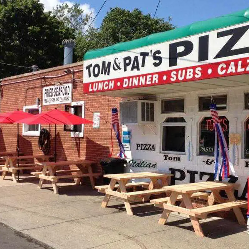 Tom & Pat's Pizza