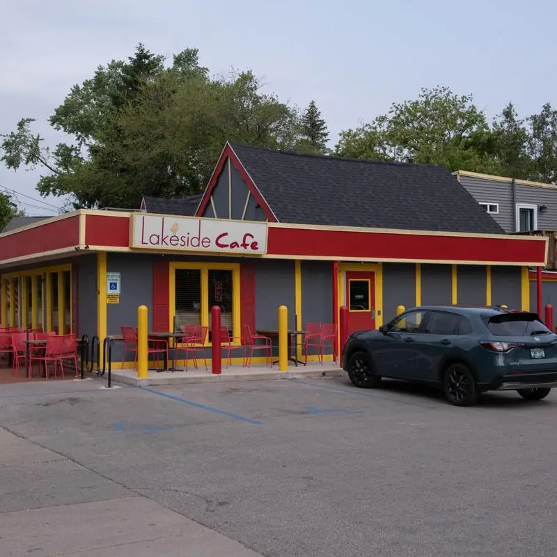 Lakeside Cafe