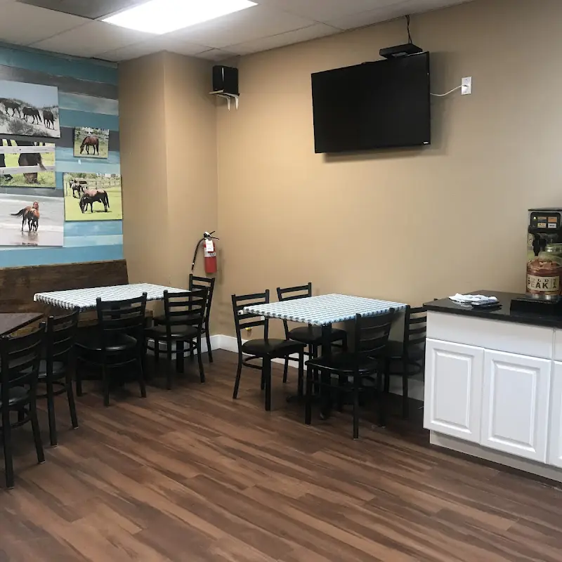 Lucky's Pizza and Subhouse