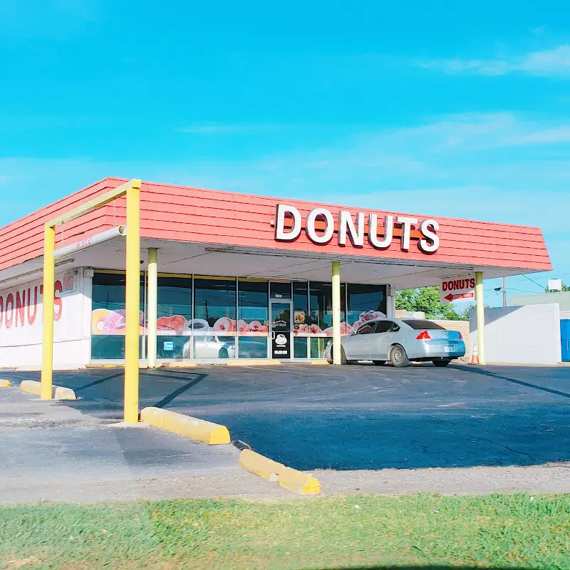 Donut Plaza