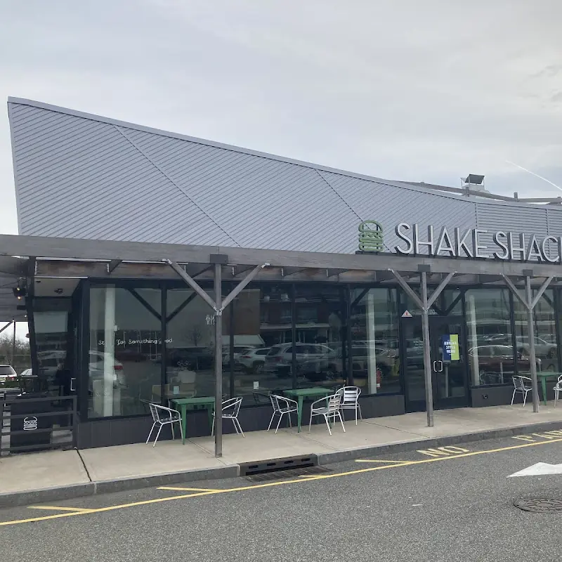Shake Shack Parsippany atop The Hill