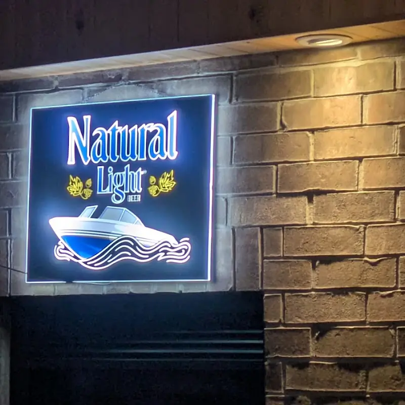 Waters Edge Bar & Grill