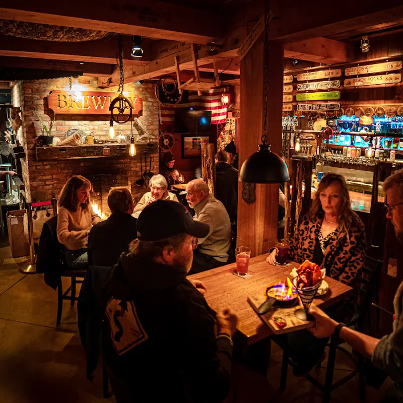 Boothbay Craft Brewery, Tavern & RV